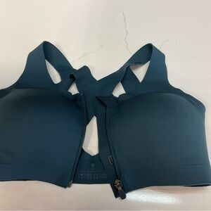 Lululemon Women's Teal Sports Bra front closure